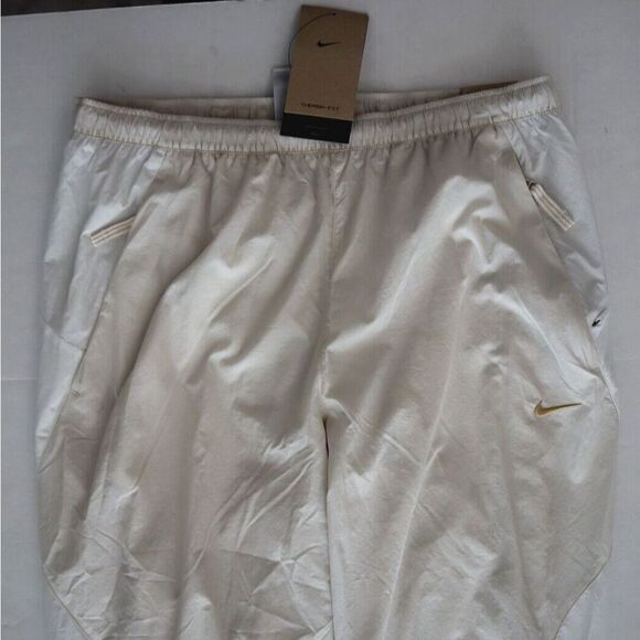 Nike FN2391-104 Men's Sz M Beige/White Therma-Fit Repel Soccer Jogger Pants - Picture 3 of 13